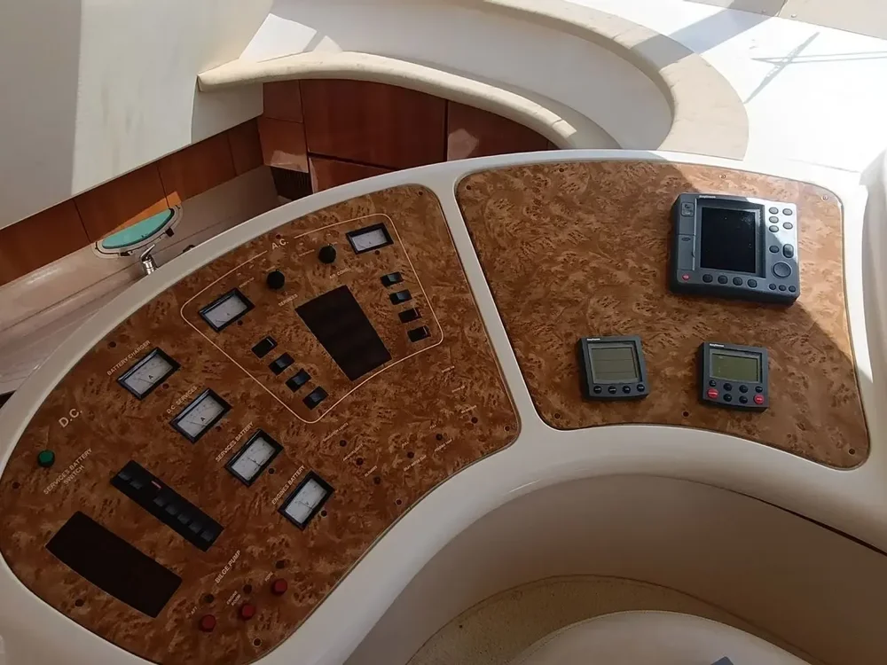 2000 Azimut 46 for sale in Sotogrande, Spain, photo 5 of 5