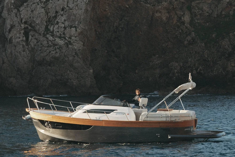 BoatPhoto.coverAlt