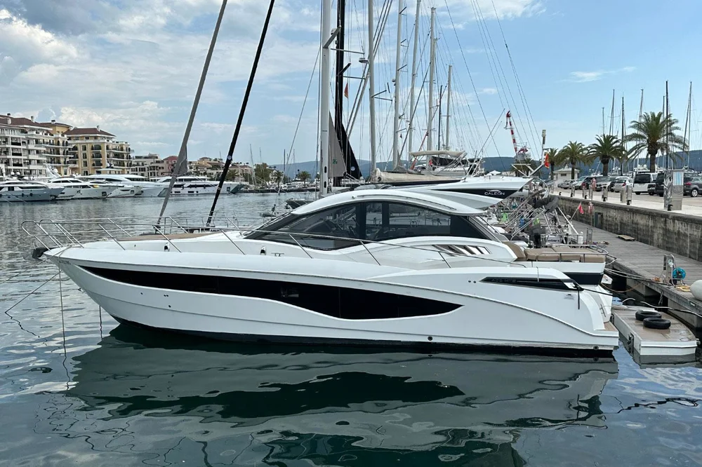 BoatPhoto.coverAlt