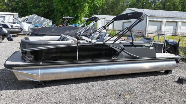 BoatPhoto.coverAlt