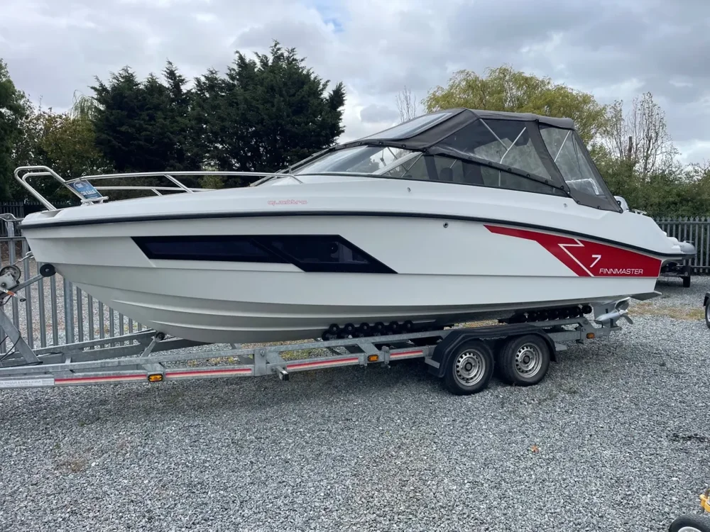 BoatPhoto.coverAlt