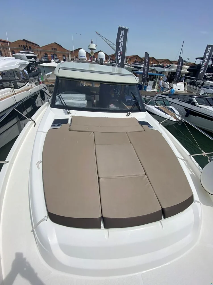 BoatPhoto.coverAlt