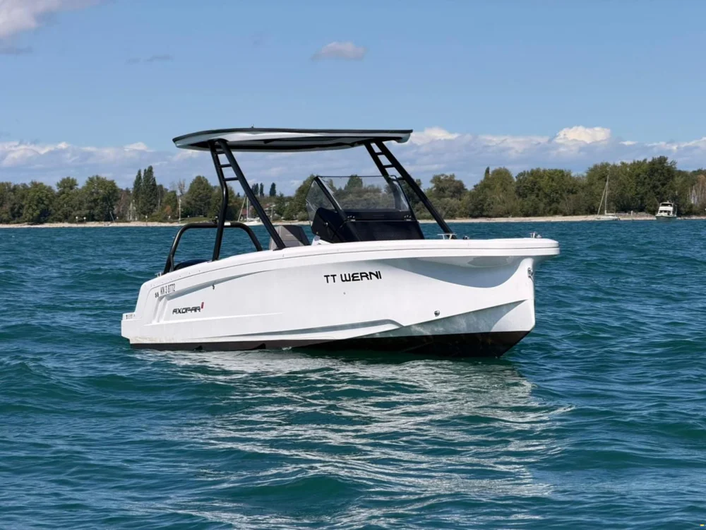 BoatPhoto.coverAlt