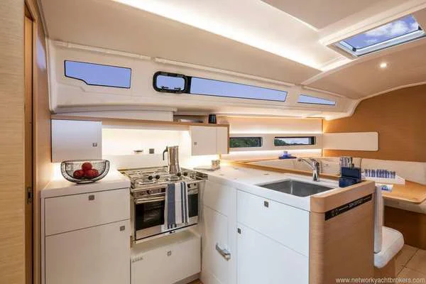 2026 Jeanneau SUN ODYSSEY 415 for sale in France, photo 4 of 5