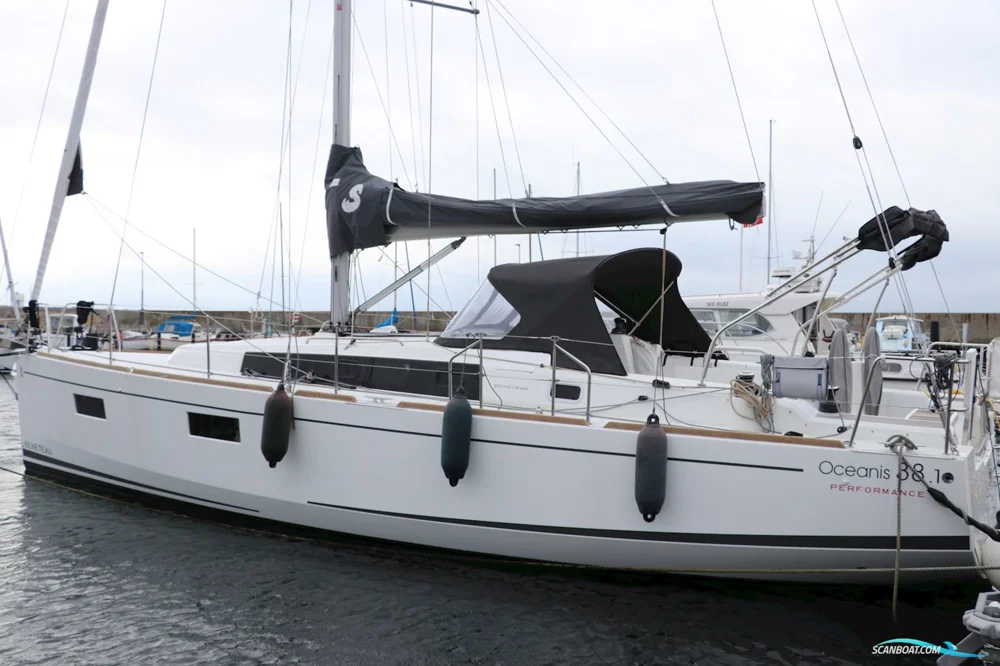 BoatPhoto.coverAlt