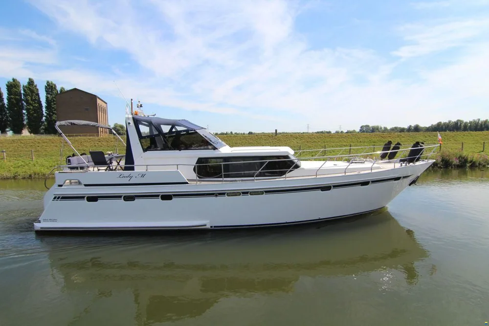 BoatPhoto.coverAlt