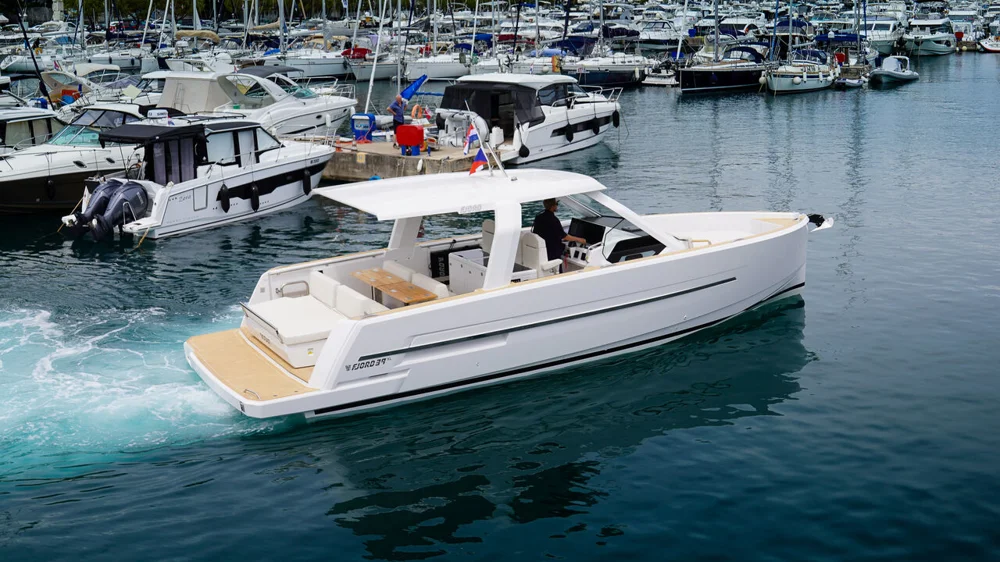 BoatPhoto.coverAlt