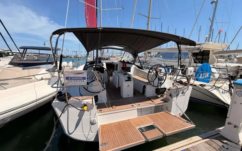 BoatPhoto.coverAlt