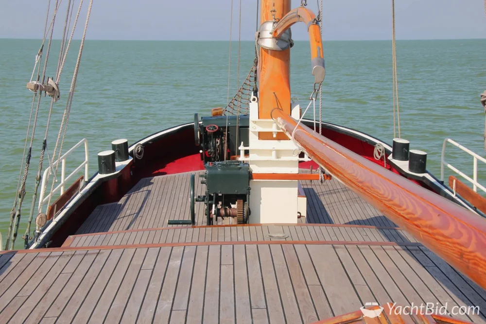 BoatPhoto.alt
