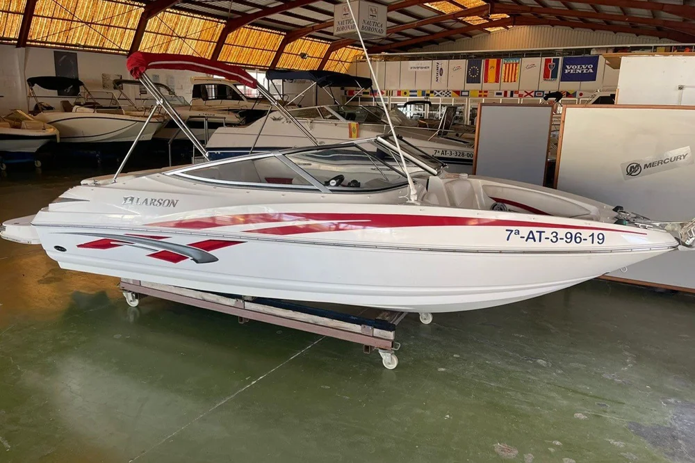 BoatPhoto.coverAlt