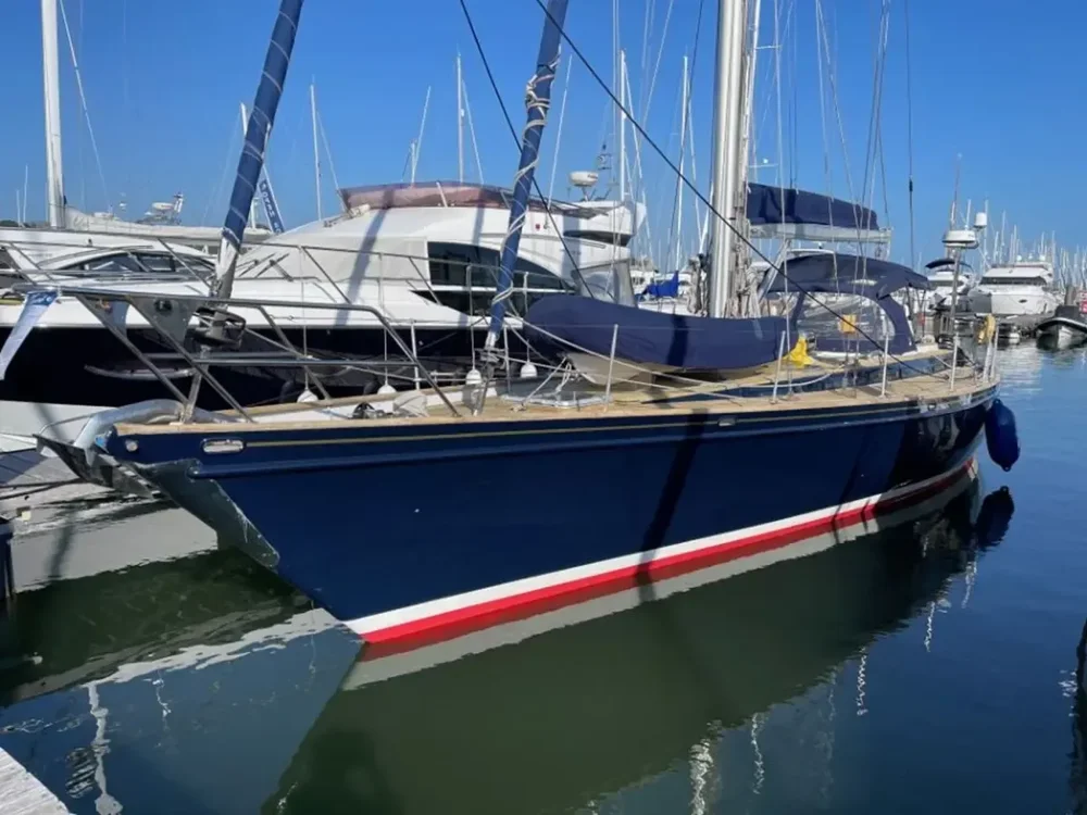 BoatPhoto.coverAlt