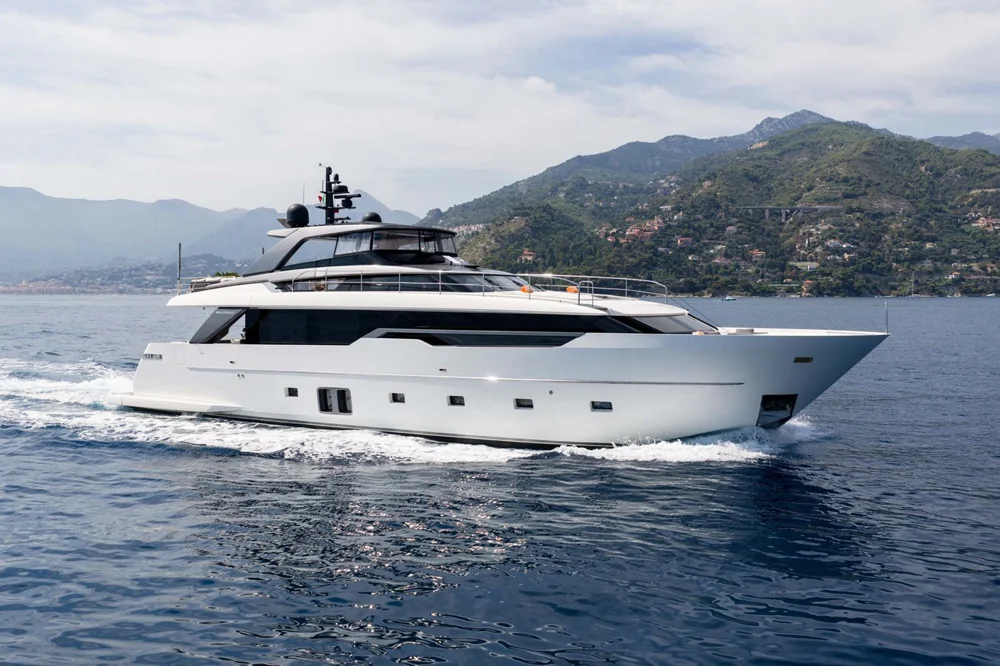 BoatPhoto.coverAlt