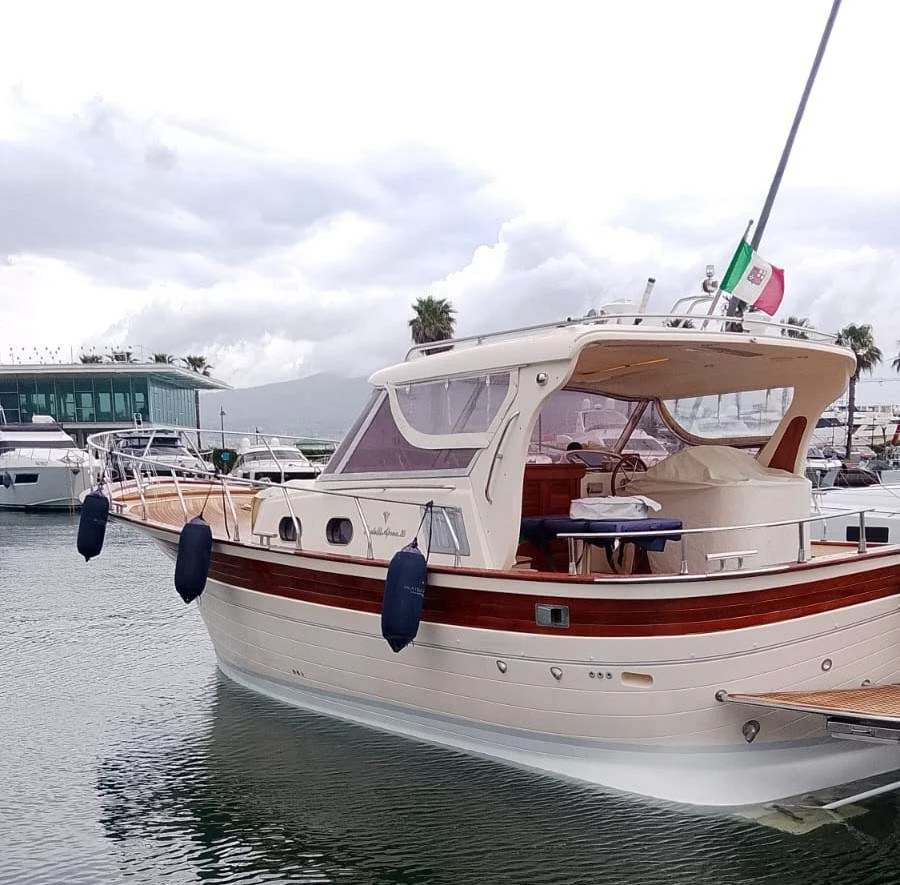 BoatPhoto.coverAlt