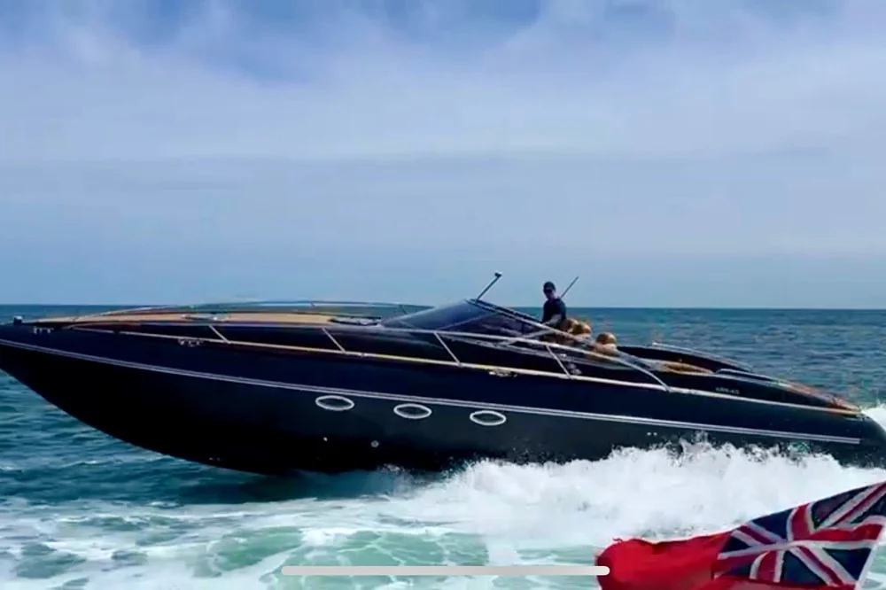 BoatPhoto.coverAlt