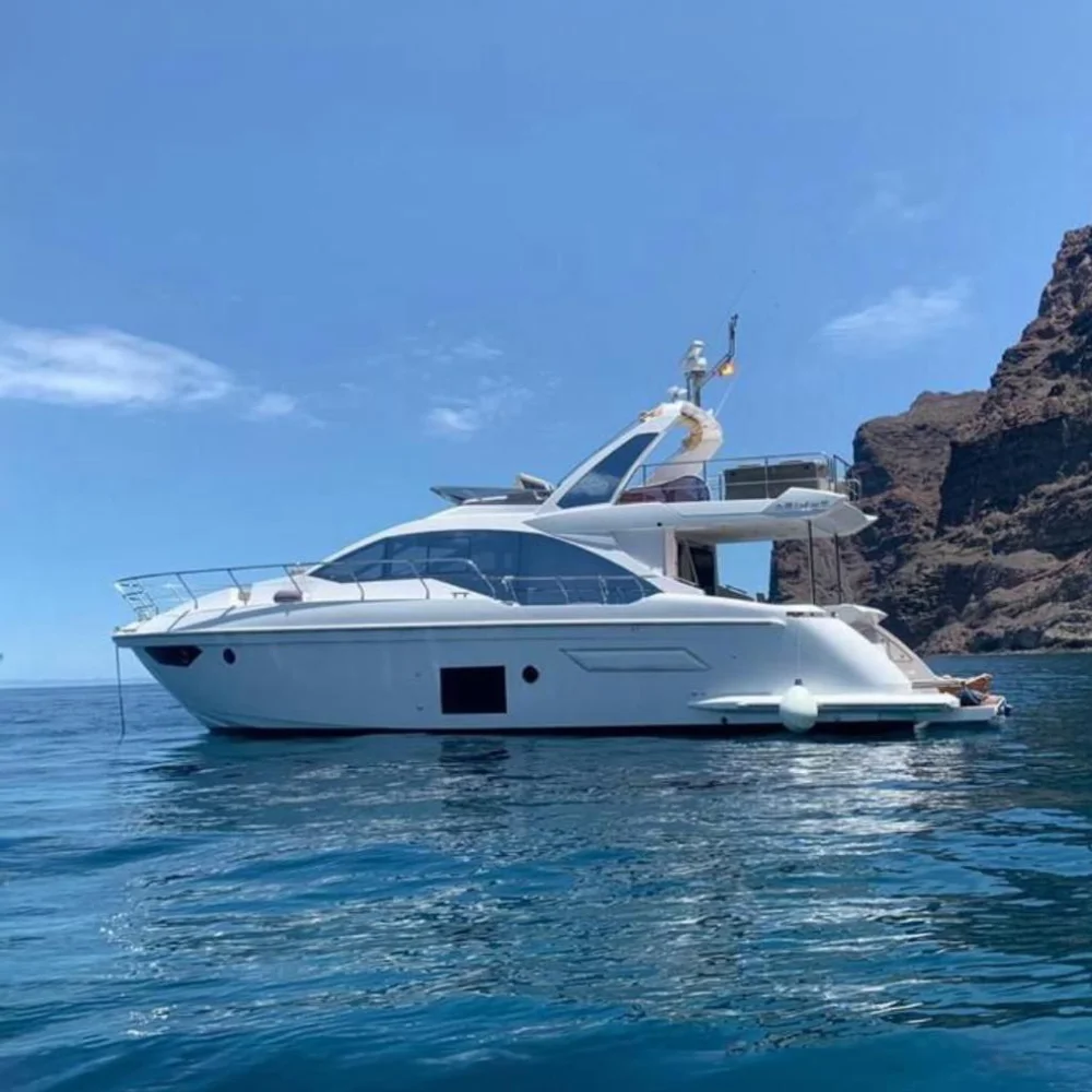 BoatPhoto.coverAlt