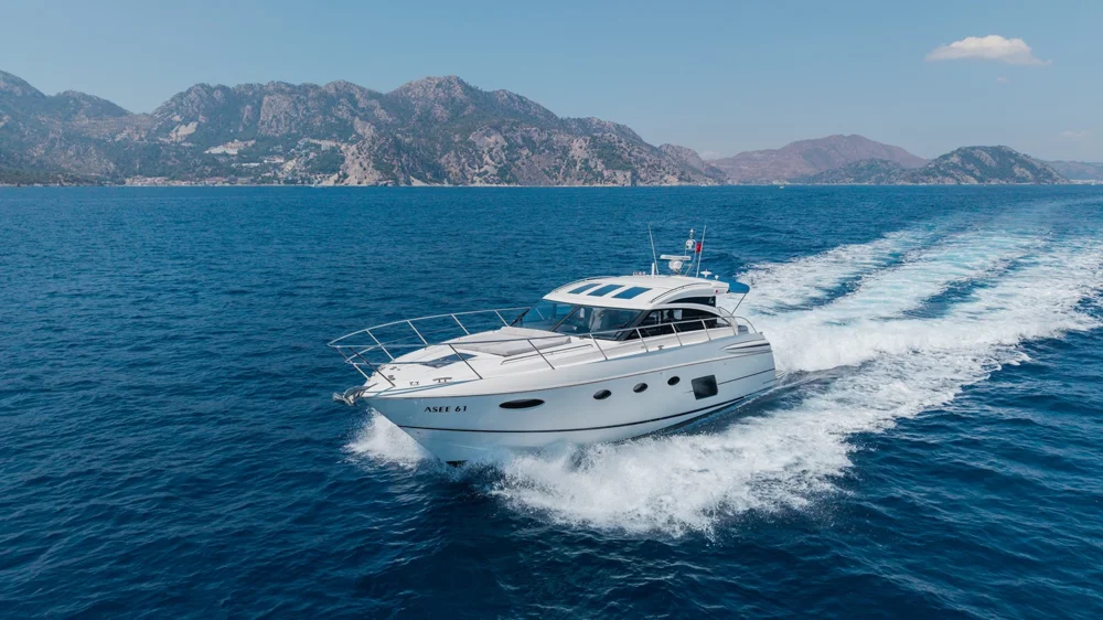 BoatPhoto.coverAlt