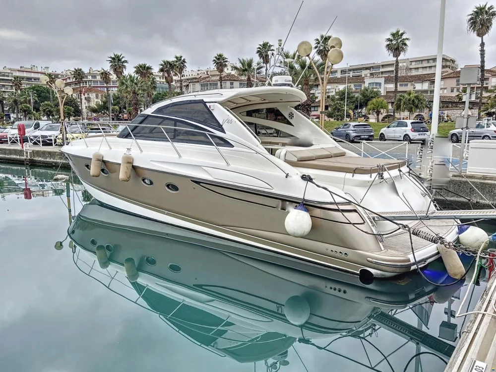 BoatPhoto.coverAlt