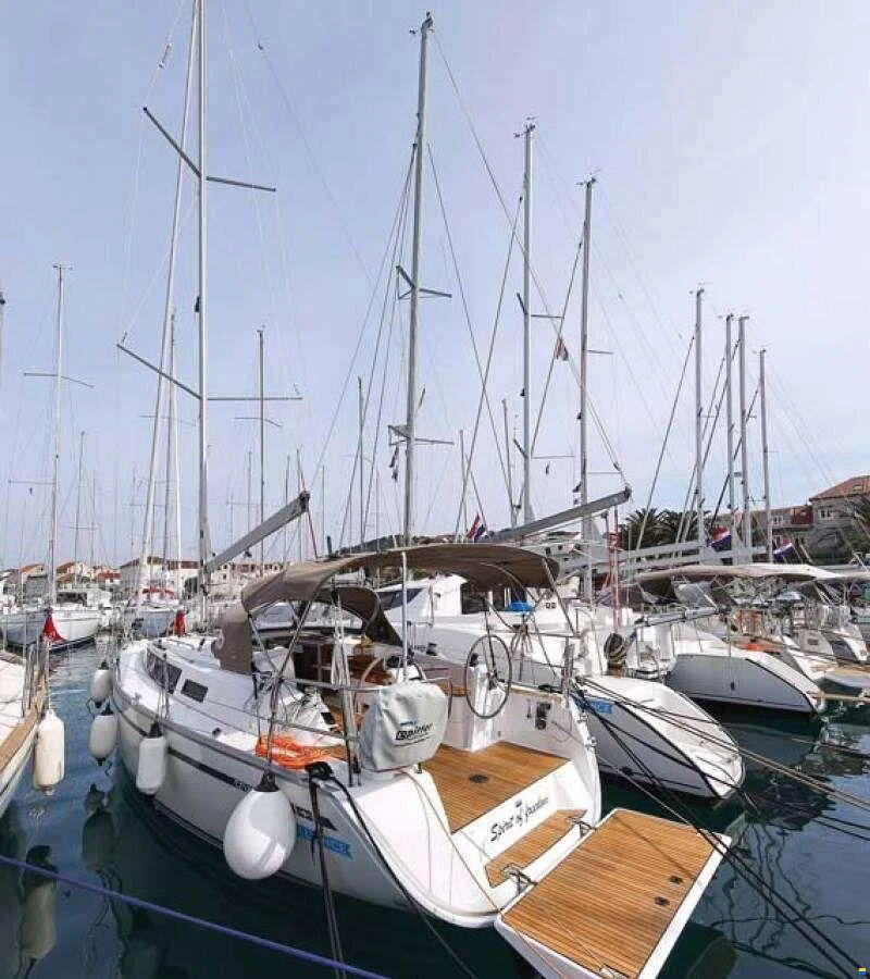 2017 Bavaria CRUISER 34 for sale in Pula, Croatia, photo 2 of 5