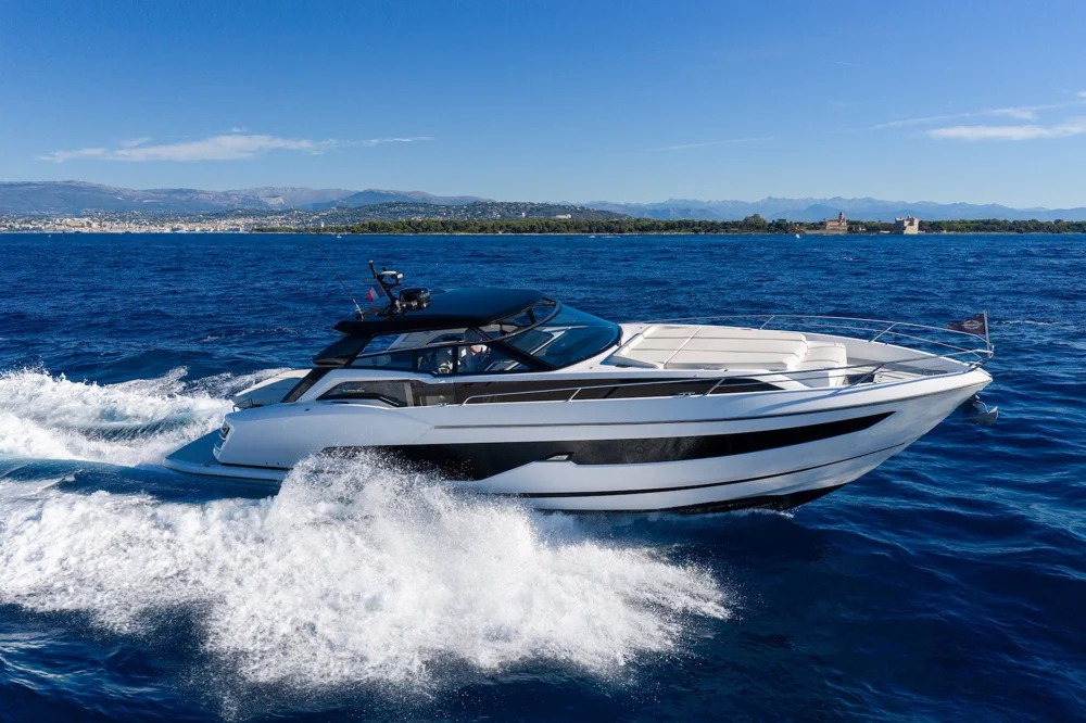 BoatPhoto.coverAlt