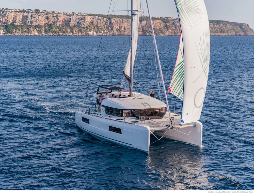 BoatPhoto.coverAlt