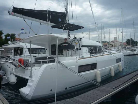 BoatPhoto.alt