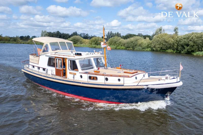 BoatPhoto.coverAlt