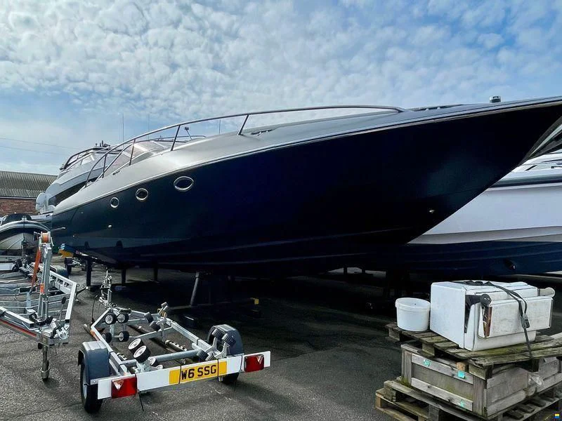 2011 HUNTON XPS 43 for sale in Poole, United Kingdom, photo 3 of 5