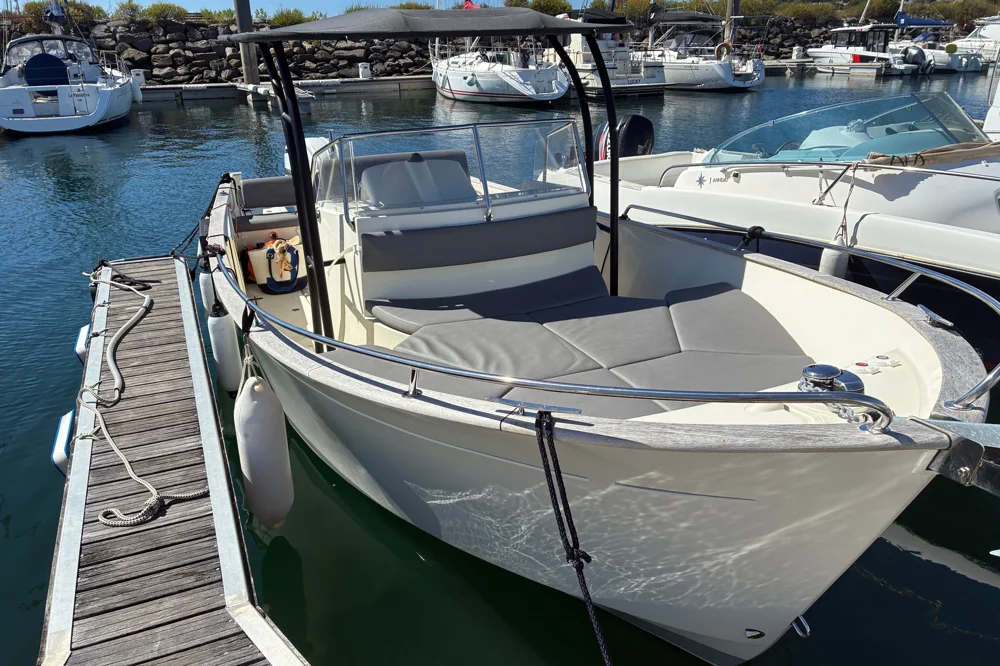 BoatPhoto.coverAlt