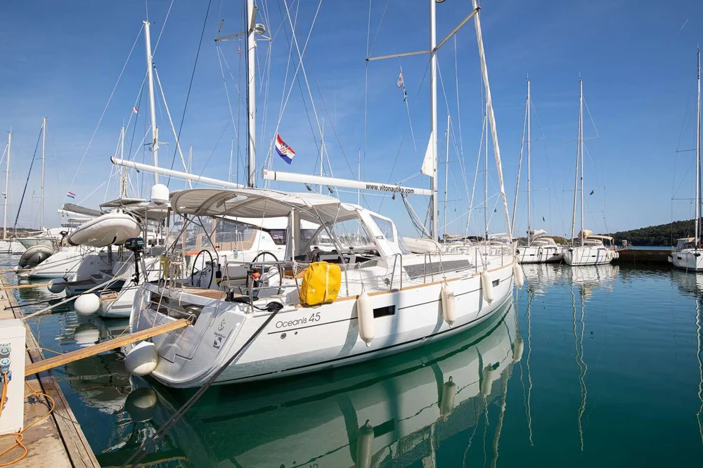 BoatPhoto.alt
