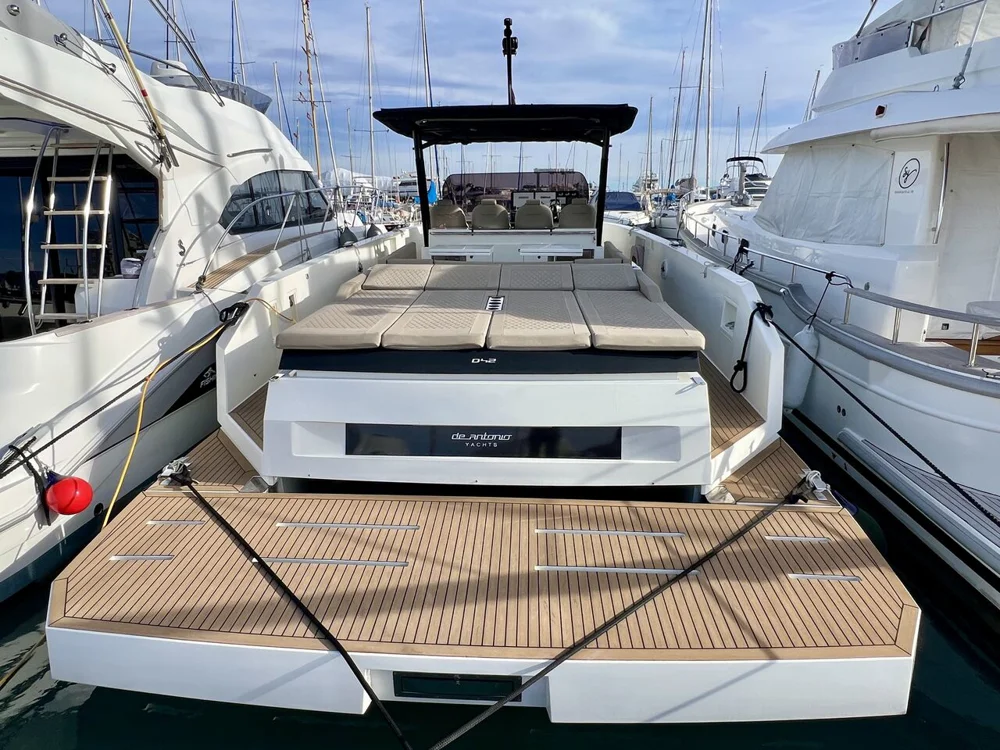 BoatPhoto.coverAlt