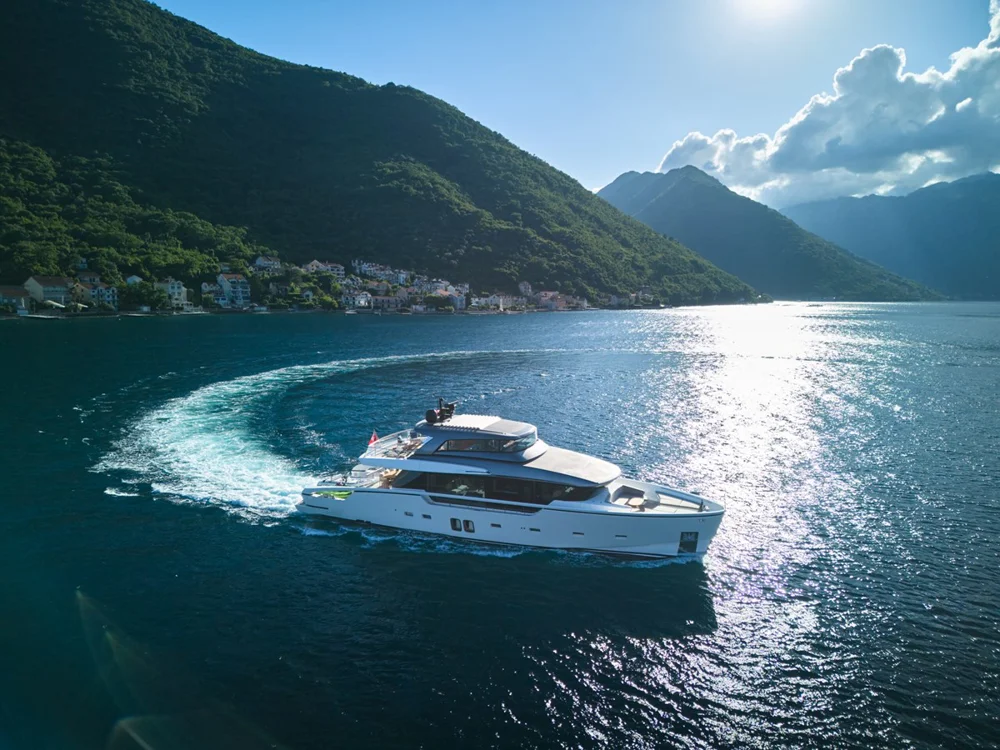 BoatPhoto.coverAlt