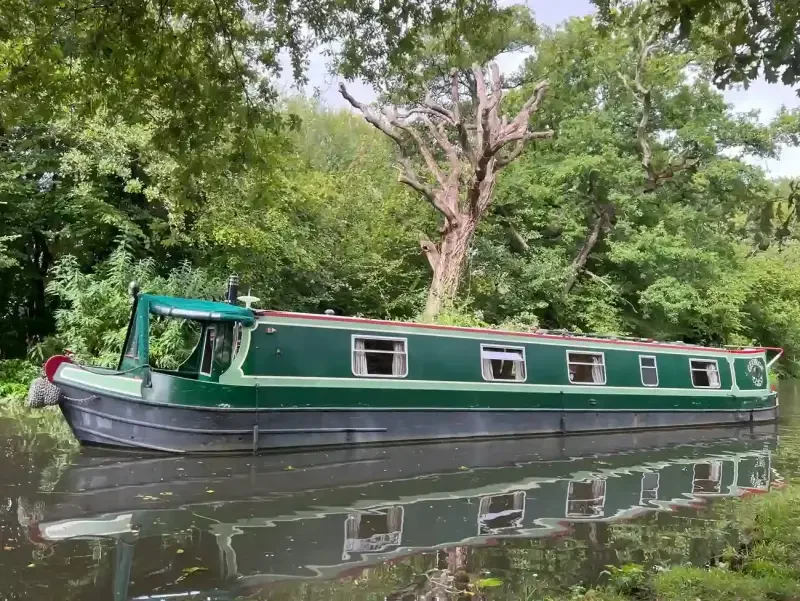 BoatPhoto.coverAlt