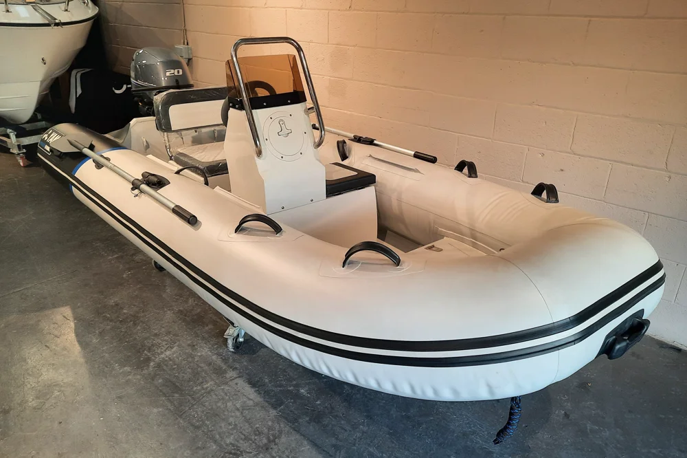 BoatPhoto.alt