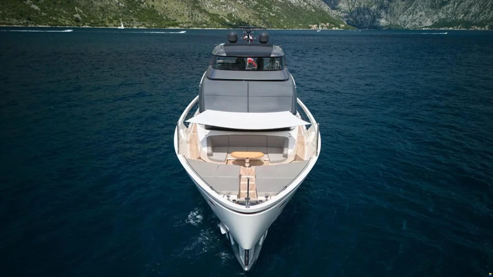 BoatPhoto.coverAlt