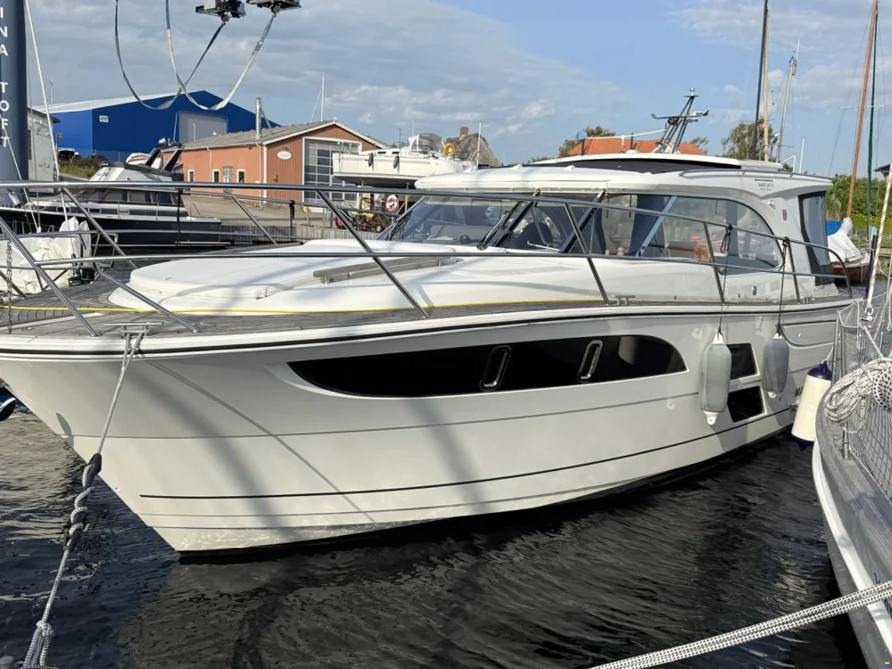 BoatPhoto.coverAlt