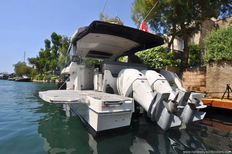 BoatPhoto.alt