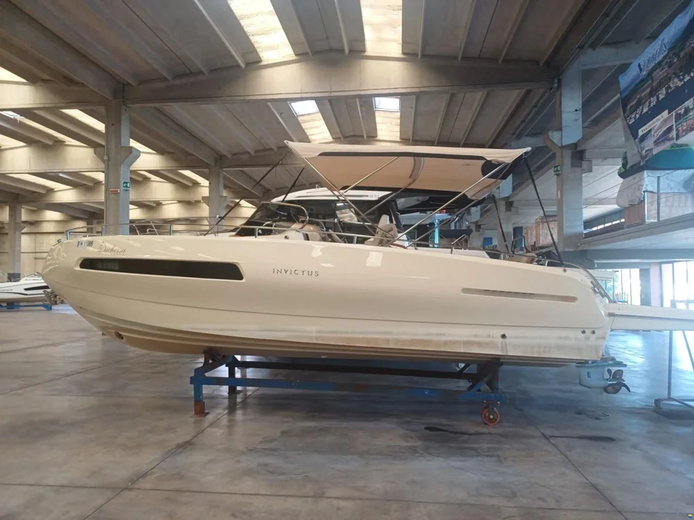 BoatPhoto.coverAlt