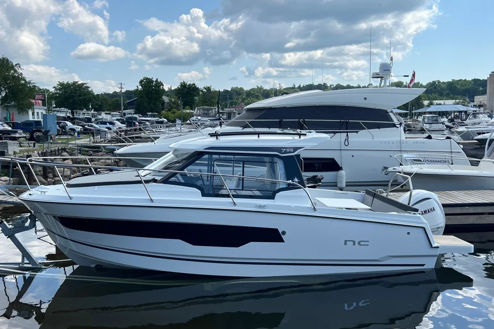 BoatPhoto.coverAlt