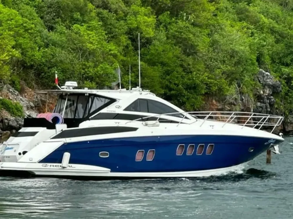 BoatPhoto.coverAlt