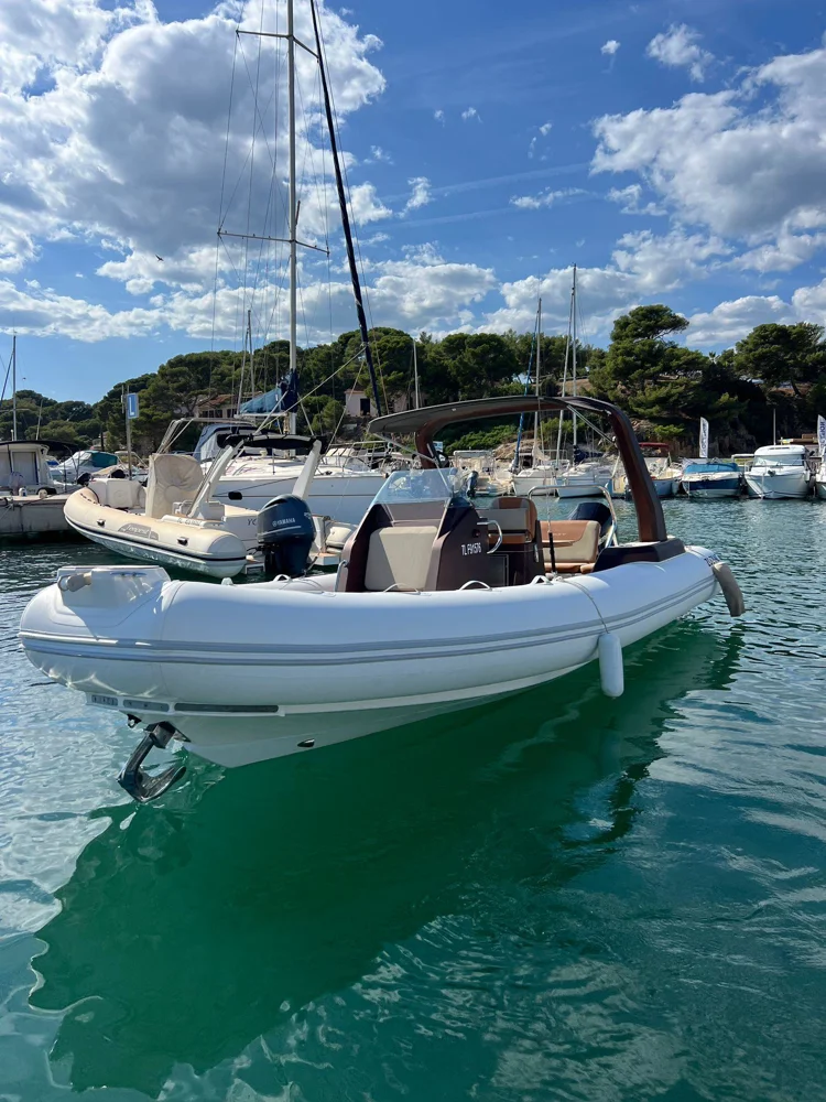 BoatPhoto.coverAlt