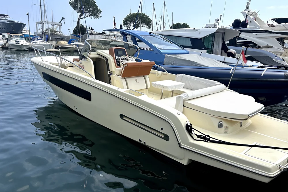 BoatPhoto.coverAlt