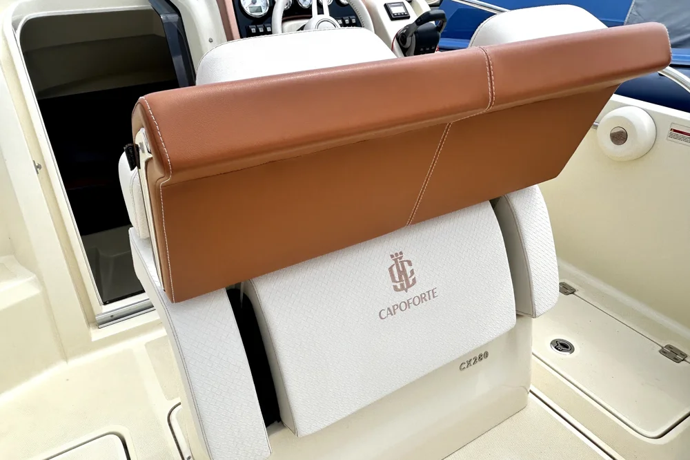 2023 INVICTUS Capoforte CX280 for sale in Mandelieu-la-Napoule, France, photo 5 of 5