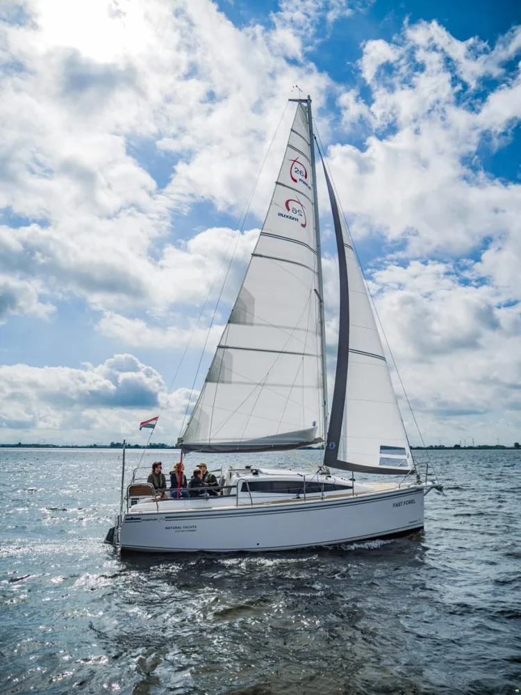 BoatPhoto.coverAlt