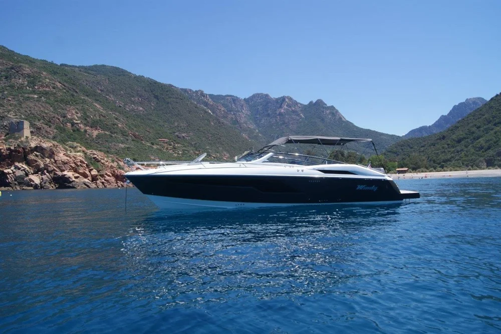 BoatPhoto.coverAlt