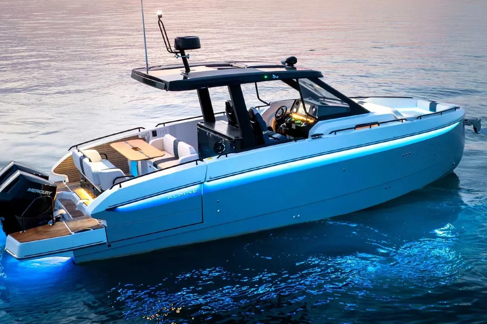 BoatPhoto.coverAlt
