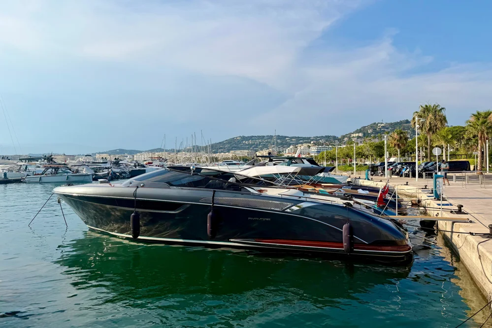 BoatPhoto.coverAlt