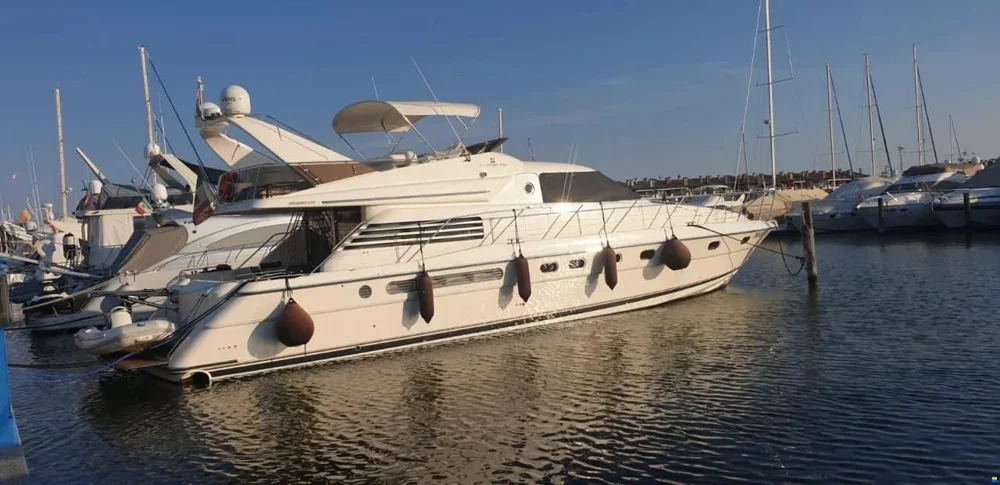 BoatPhoto.coverAlt