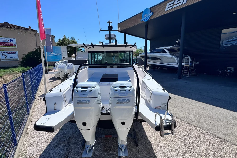 2022 Axopar brabus 37 XC Cross Cabin for sale in Mandelieu-la-Napoule, France, photo 4 of 5