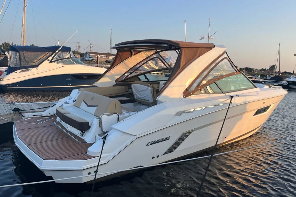 BoatPhoto.coverAlt