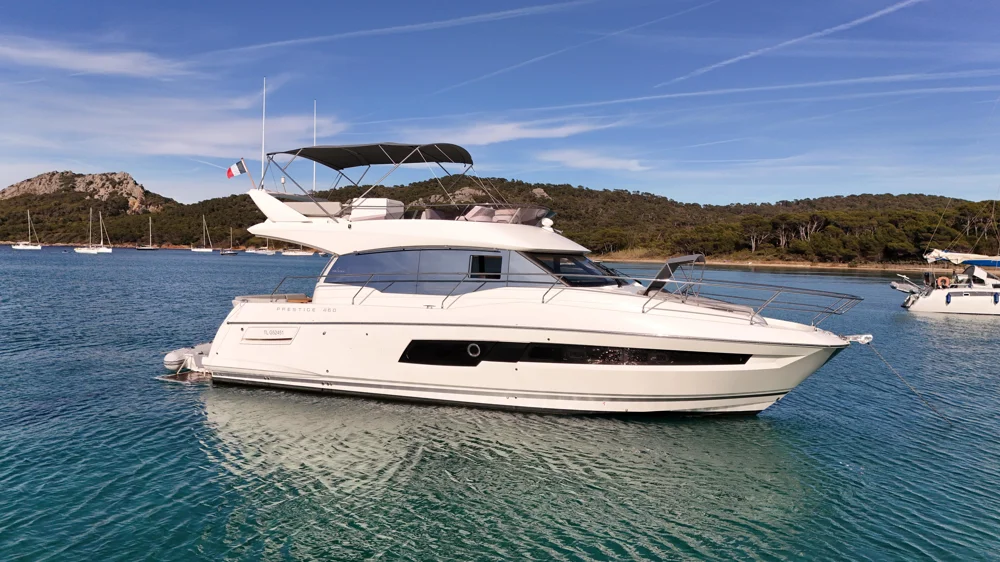 BoatPhoto.coverAlt